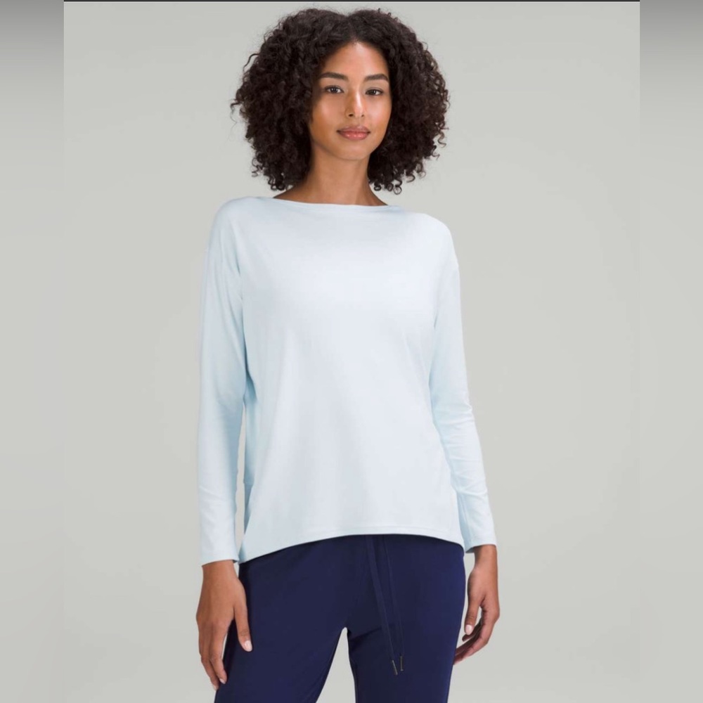 Lululemon Back in Action long sleeve size 4